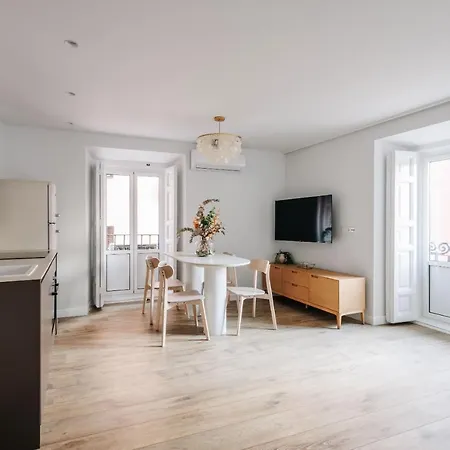 Beautiful Apartment In The Heart Of Madrid-3